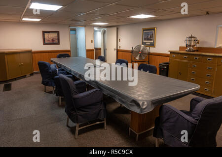 Dans la cabine d'officiers (5) Chalet, USS Midway, San Diego, California, United States. Banque D'Images