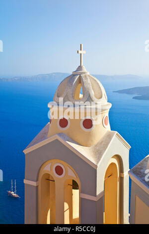 Église orthodoxe grecque à Fira, Santorin (thira), îles Cyclades, Grèce Banque D'Images