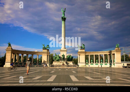 Monument du millénaire, la Place des Héros, Budapest, Hongrie Banque D'Images