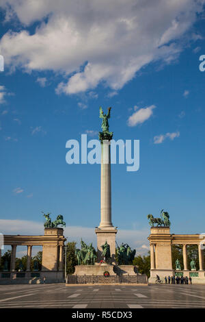 Monument du millénaire, la Place des Héros, Budapest, Hongrie Banque D'Images