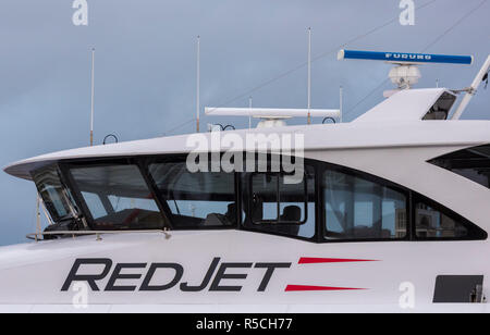 Ferries red funnel jet rouge traversier de passagers à grande vitesse à l'île de Wight. Banque D'Images