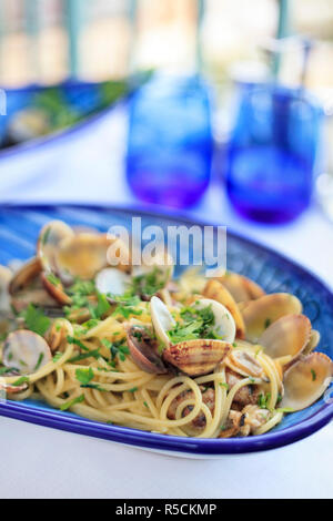 L'Italie, la Côte Amalfitaine, Positano, Spaghetti ai Frutti di mare Banque D'Images