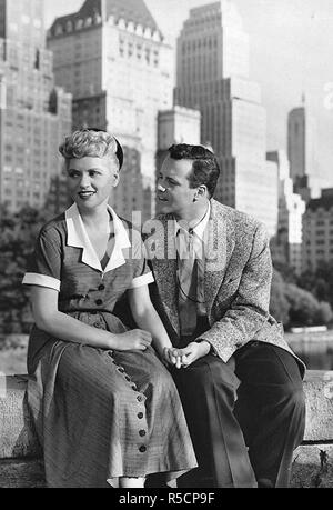 Il NE DEVRAIT PAS ARRIVER À VOUS 1954 Columbia Pictures film avec Judy Holliday et Jack Lemmon Banque D'Images