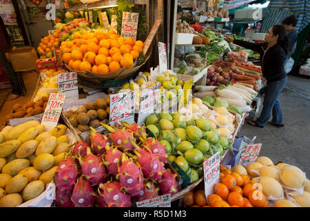 La Chine, Hong Kong, Wan Chai, étal de fruits dans la rue du Marché Banque D'Images