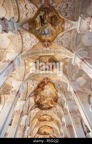 Germany, Bavaria, Munich, Heilig Geist Harzberg alias Saint-esprit Église, intérieur baroque Banque D'Images