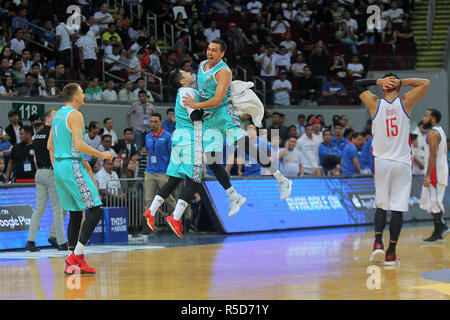 Pasay City, Philippines. 30Th Nov, 2018. Les joueurs du Kazakhstan célébrer après la Coupe du Monde 2019 de basket-ball FIBA match qualificatifs asiatique entre les Philippines et le Kazakhstan à Pasay City, Philippines, le 30 novembre 2018. Le Kazakhstan a gagné 92-88. Credit : Rouelle Umali/Xinhua/Alamy Live News Banque D'Images