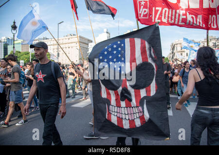 Buenos Aires, Argentine. 30Th Nov, 2018. Novembre 30, 2018 - Buenos Aires, Argentine - Des centaines de milliers d'anti-capitaliste et d'autres manifestants ont défilé dans la capitale Argentine Buenos Aires le vendredi contre le sommet du G20. Credit : Maximiliano Ramos/ZUMA/Alamy Fil Live News Banque D'Images