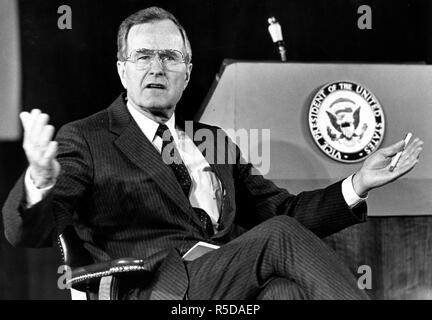 Fichier : George H W Bush le 12 juin 1924 - 30 novembre 2018. Jan 04, 2005 ; Washington, DC, USA ; (Photo d'archives. Date inconnue) l'ancien président américain George H. W. Bush père (Image Crédit : © Keystone Press Agency/Keystone USA via Crédit : ZUMAPRESS.com) ZUMA Press, Inc./Alamy Live News Banque D'Images