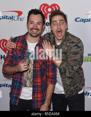 Inglewood, Californie, USA, le 30 novembre 2018. Dustin Belt (L) et Kendall Schmidt de Heffron dur assiste à 102.7 KIIS FM's Jingle Ball 2018 présentée par Capital One au Forum le 30 novembre 2018 à Inglewood, Californie. Photo : imageSPACE/MediaPunch MediaPunch Crédit : Inc/Alamy Live News Banque D'Images