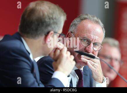 Munich, Allemagne. 30Th Nov, 2018. firo : 30.11.2018, football, 1.Bundesliga 2018/2019 saison 2018 AGA FC Bayern Munich Karl-Heinz Rummenigge, président du Bayern Munich, Munich, Munich, la moitié de la figure, le geste, la réunion générale annuelle de l'utilisation du crédit dans le monde entier | : dpa/Alamy Live News Banque D'Images