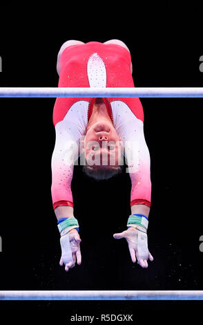 Ludwigsburg, Allemagne. 1er décembre 2018. Lisa Katharina Hill (MTV) à Stuttgart sur les barres. GES/gym/1ère Bundesliga : DTL final, 01.12.2018 - dans le monde de l'utilisation | Credit : dpa/Alamy Live News Banque D'Images