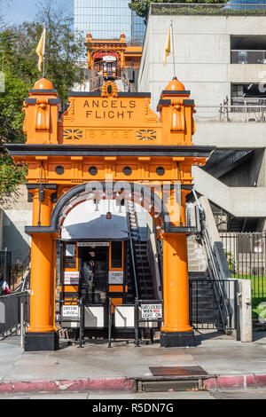 L'entrée voûtée de Vol des Anges. Le Vol des Anges est un funiculaire à voie étroite dans le Bunker Hill de centre-ville de Los Angeles. Banque D'Images