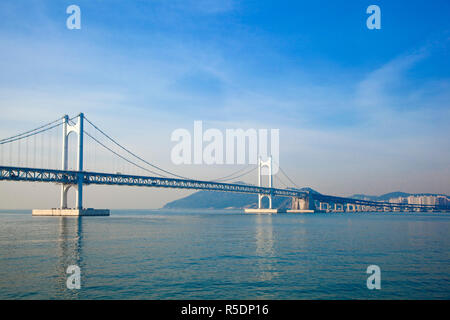 Gyeongsangnam-do, Corée, Busan, Gwangan - pont Gwangan Gwangalli beach, également connu sous le nom de pont de Diamants Banque D'Images