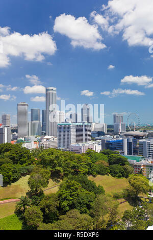 Singapour, augmentation de la vue sur Fort Canning Park et la ville moderne Banque D'Images