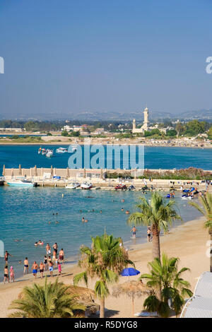 La Syrie, Côte Nord, Lattaquié, Shaati al Azraq Beach Resort (Syrie) station balnéaire de premier plan Banque D'Images