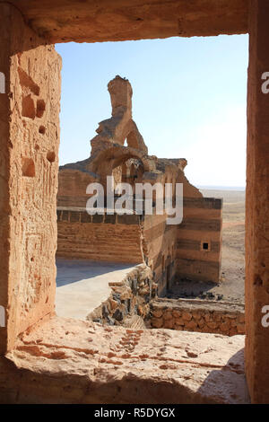 La Syrie, Hama environs, 6e siècle Grès Byzantine Palais de Qasr Ibn Wardan, Église Banque D'Images