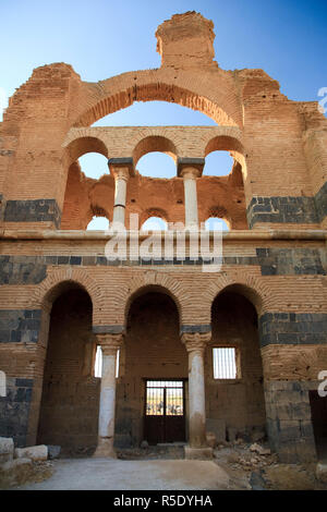 La Syrie, Hama environs, 6e siècle Grès Byzantine Palais de Qasr Ibn Wardan, Église Banque D'Images