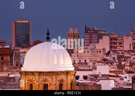 Tunisie, Tunis, Medina, de la mosquée et de la nouvelle ville Banque D'Images