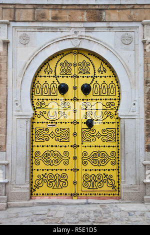 Tunisie, Tunis, Medina, porte à Dar el Jeld Street Banque D'Images