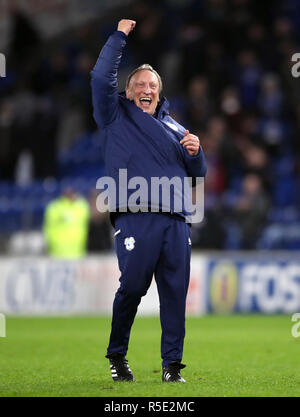 Cardiff City manager Neil Warnock célèbre victoire après le coup de sifflet final de la Premier League match à Cardiff City Stadium. ASSOCIATION DE PRESSE Photo. Photo date : vendredi 30 novembre, 2018. Voir l'ACTIVITÉ DE SOCCER histoire de Cardiff. Crédit photo doit se lire : Nick Potts/PA Wire. RESTRICTIONS : EDITORIAL N'utilisez que pas d'utilisation non autorisée avec l'audio, vidéo, données, listes de luminaire, club ou la Ligue de logos ou services 'live'. En ligne De-match utilisation limitée à 120 images, aucune émulation. Aucune utilisation de pari, de jeux ou d'un club ou la ligue/dvd publications. Banque D'Images