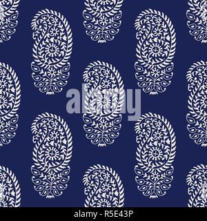 Bloc bois indigo ont imprimé ethnique transparente motif Paisley. Ornement oriental traditionnel de l'Inde, de l'écru sur fond bleu marine. Le design textile. Illustration de Vecteur