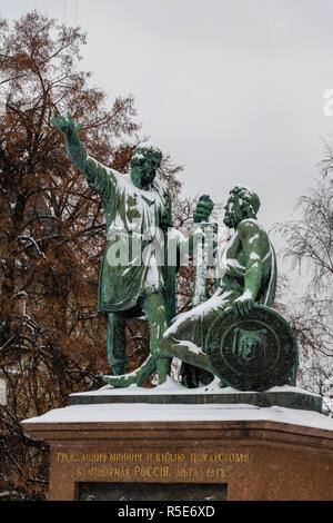 Minine et Pojarski Monument pendant l'hiver. Moscou, Russie Banque D'Images