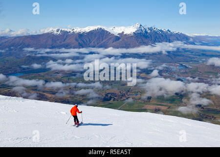 Domaine skiable de Coronet Peak et la chaîne des Remarkables, Queenstown, Central Otago, île du Sud, Nouvelle-Zélande Banque D'Images