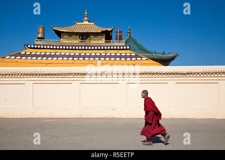 La Mongolie, Oulan-Bator, moine au monastère de Gandan (Gandantegchenling), Banque D'Images