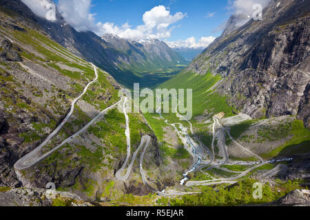 Trollstigen (le Troll) de l'échelle, More og Romsdal, Etats-Unis Banque D'Images