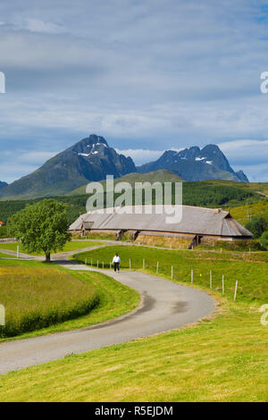 La maison longue, Habitation Viking Lofotr Viking Museum, Vestvagoy, îles Lofoten, Nordland, Norvège Banque D'Images