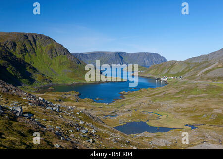 Village de pêche isolé en luna comme Paysage, Kamoyvaer, Nordkapp, Norvège Banque D'Images