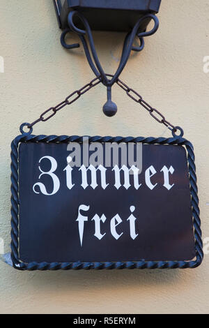 Allemagne, Bavière, Route Romantique, Dinkelsbuhl, Zimmer Frei ou prix de Hotel Sign Banque D'Images