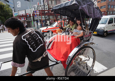 Japon, Tokyo, Asakusa, Rickshaw Banque D'Images