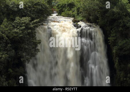 Les chutes d'eau de la rivière Thomsen au Kenya Banque D'Images