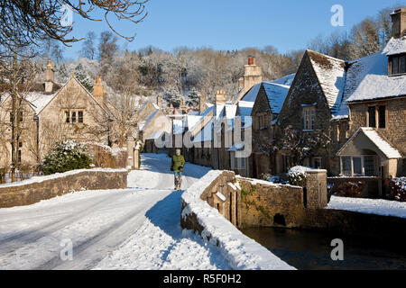 Castle Combe dans la neige, Wiltshire, Royaume-Uni Banque D'Images