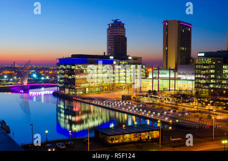 Royaume-uni, Angleterre, Greater Manchester, Salford, Salford Quays, North Bay, BBC logement MediaCityUK. Banque D'Images