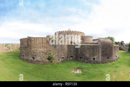 Ancien château de Deal sur une mi-ombre dans le Kent en Angleterre Royaume-Uni Banque D'Images