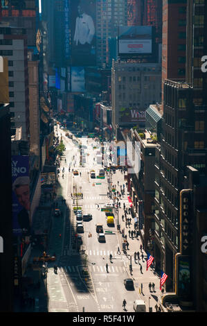 USA, New York, Manhattan, Midtown, Broadway à Times Square Banque D'Images