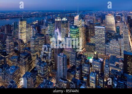 USA, New York, Manhattan, Elevated view de Mid-town Manhattan Banque D'Images