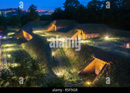 Anciennes fortifications à Gdansk vu la nuit. , Gdansk Pomorskie, Pologne. Banque D'Images