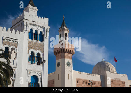 La Tunisie, la Côte Centrale de Tunisie, Sfax, Place de la République et l'hôtel de ville Banque D'Images