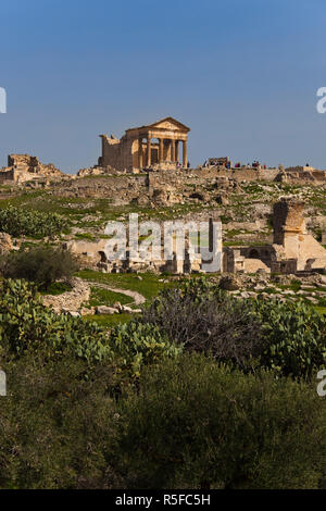 La Tunisie, centre-ouest de la Tunisie, de l'ère romaine Dougga, ruines de la ville, site de l'Unesco, vue vers le Capitole Banque D'Images