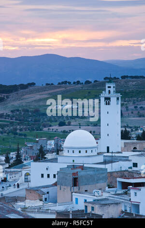 La Tunisie, centre-ouest de la Tunisie, Le Kef, augmentation de la vue de la mosquée de l'ouest, le soir Banque D'Images