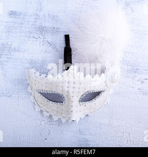 Masque de carnaval blanc pour la célébration de Pourim Banque D'Images