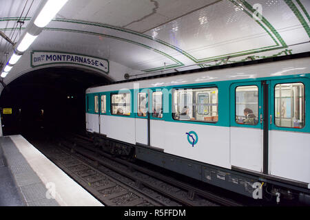 Metro Sevres Babylone