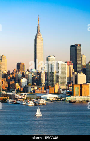 Manhattan, vue de Manhattan de l'autre côté de la rivière Hudson, New York, USA Banque D'Images