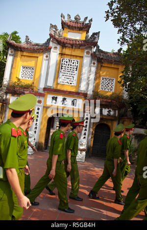 Porte d'entrée de la Pagode au Pilier Unique, Hanoi, Vietnam Banque D'Images