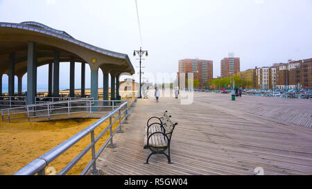 Boardwalk Coney Island, Brighton Beach, Brooklyn, Etats-Unis Banque D'Images