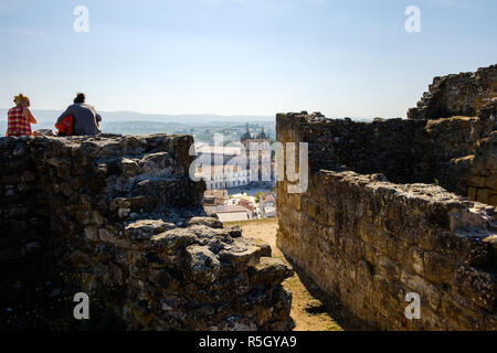 Alcobaça, Portugal - Septembre 22, 2018 : Avis de Alcobaca monastery du haut du château de Leiria, Portugal Banque D'Images