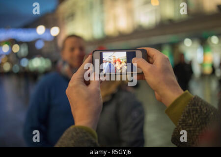 Prendre des photos en ville Banque D'Images